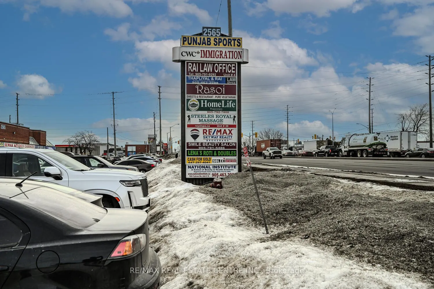 2565 Steeles Avenue E, #22