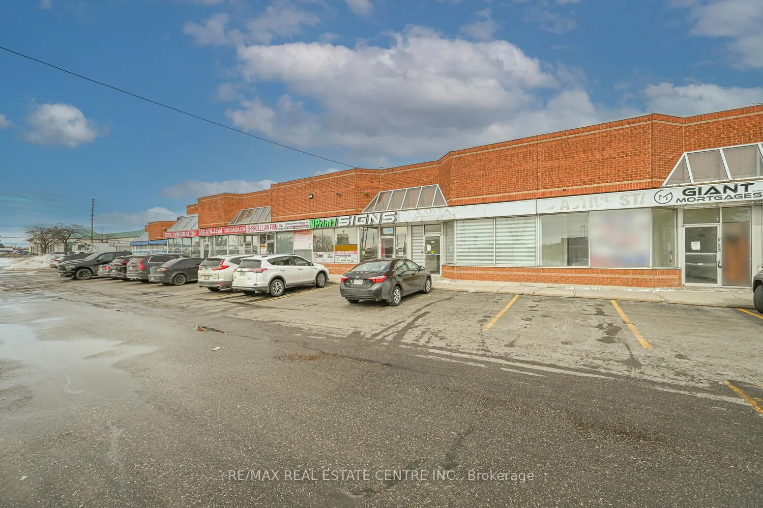 2565 Steeles Avenue E, #22