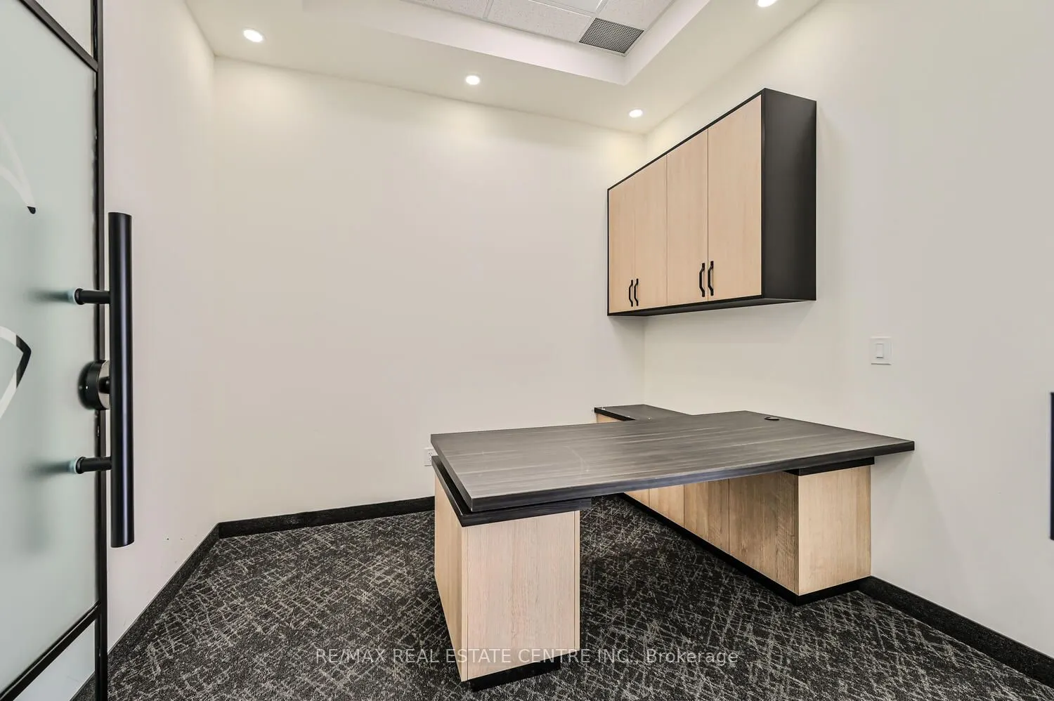 2565 Steeles Avenue E, #22