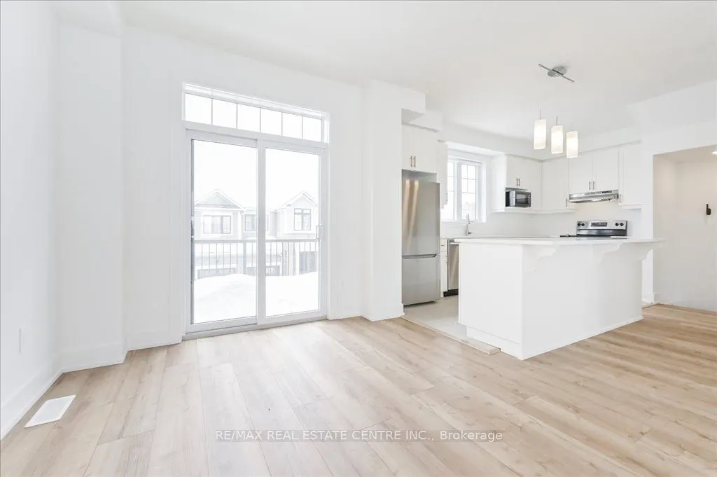690 Broadway Avenue, #3