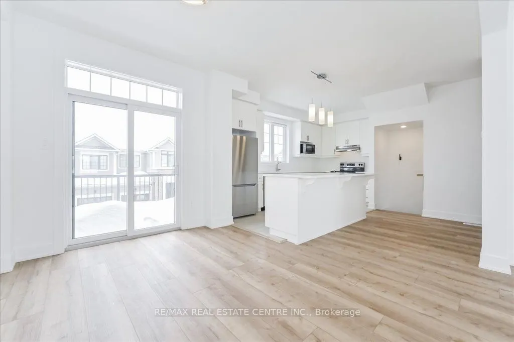 690 Broadway Avenue, #3