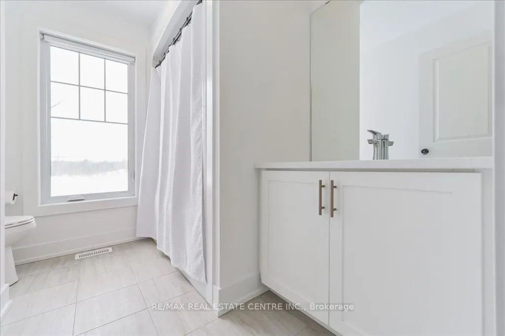 690 Broadway Avenue, #3