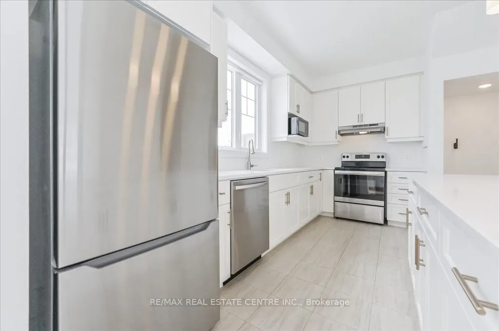 690 Broadway Avenue, #3