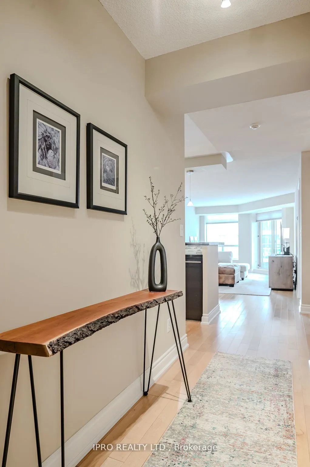 190 Manitoba Street, #605