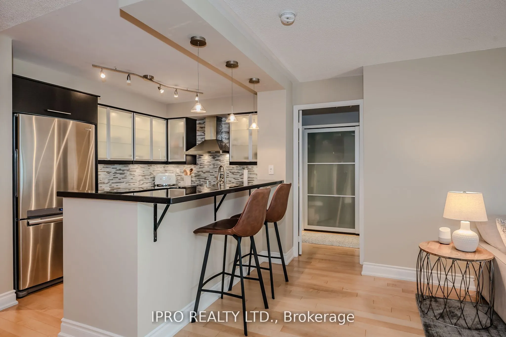 190 Manitoba Street, #605