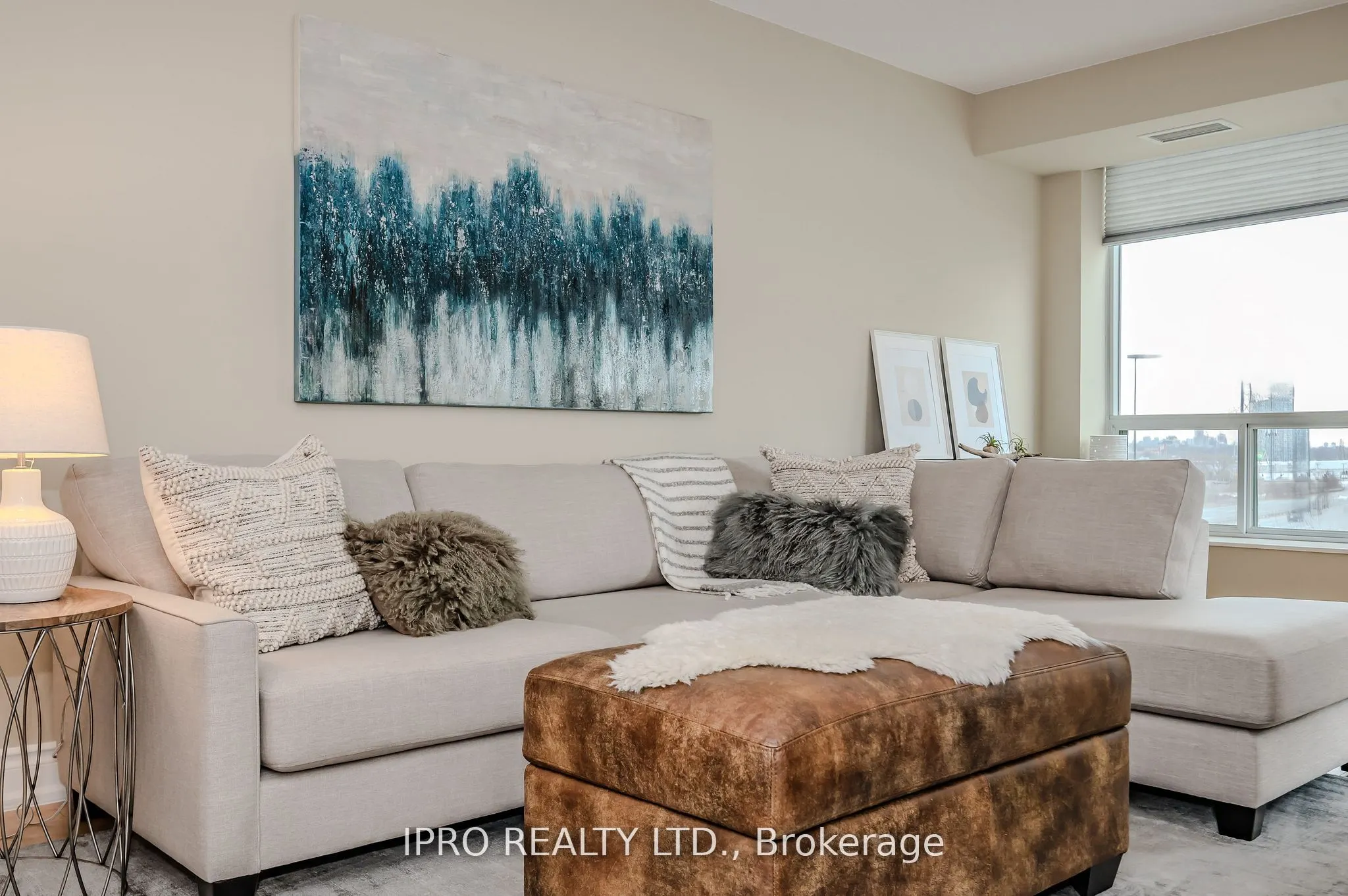 190 Manitoba Street, #605
