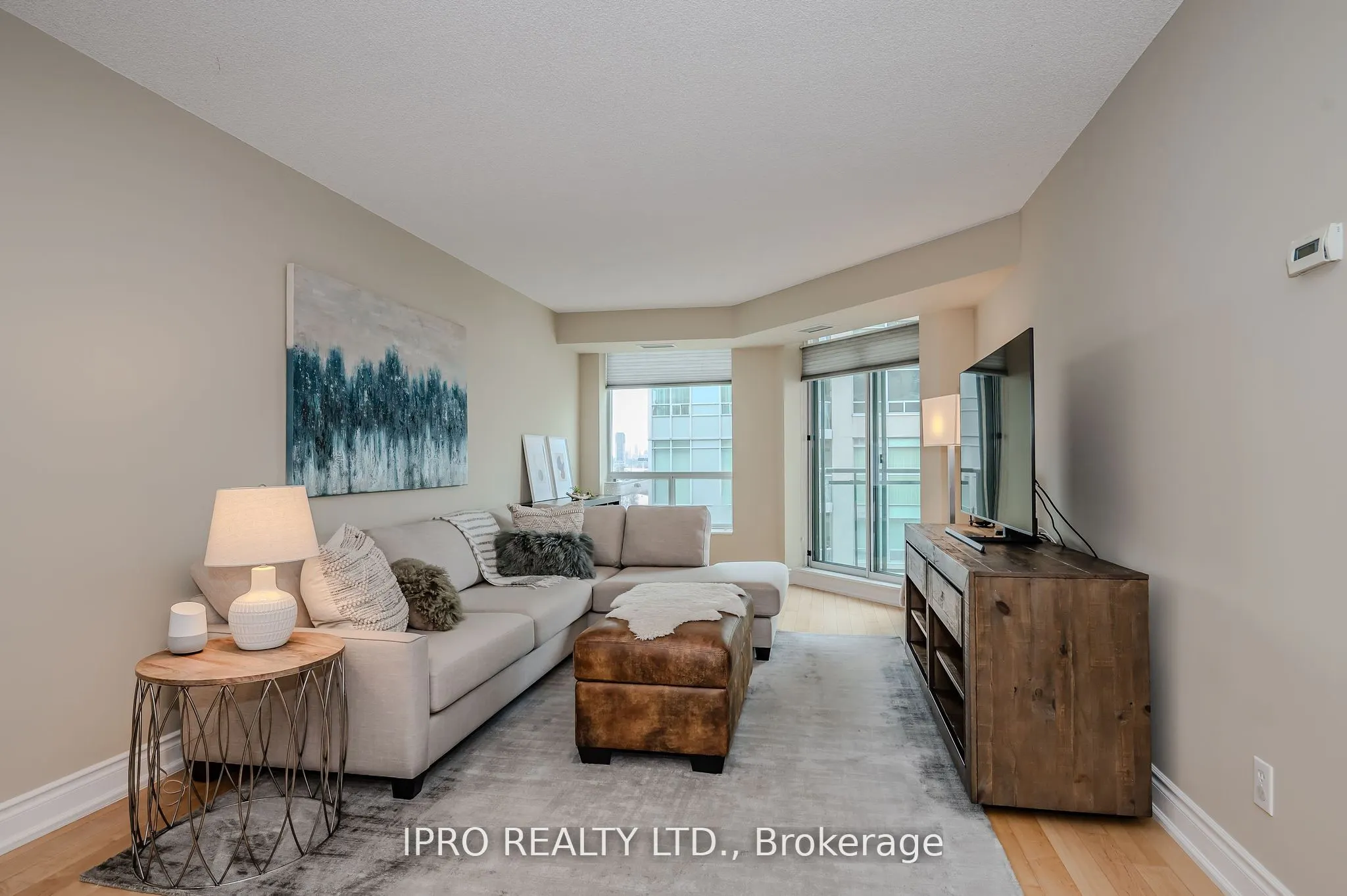 190 Manitoba Street, #605