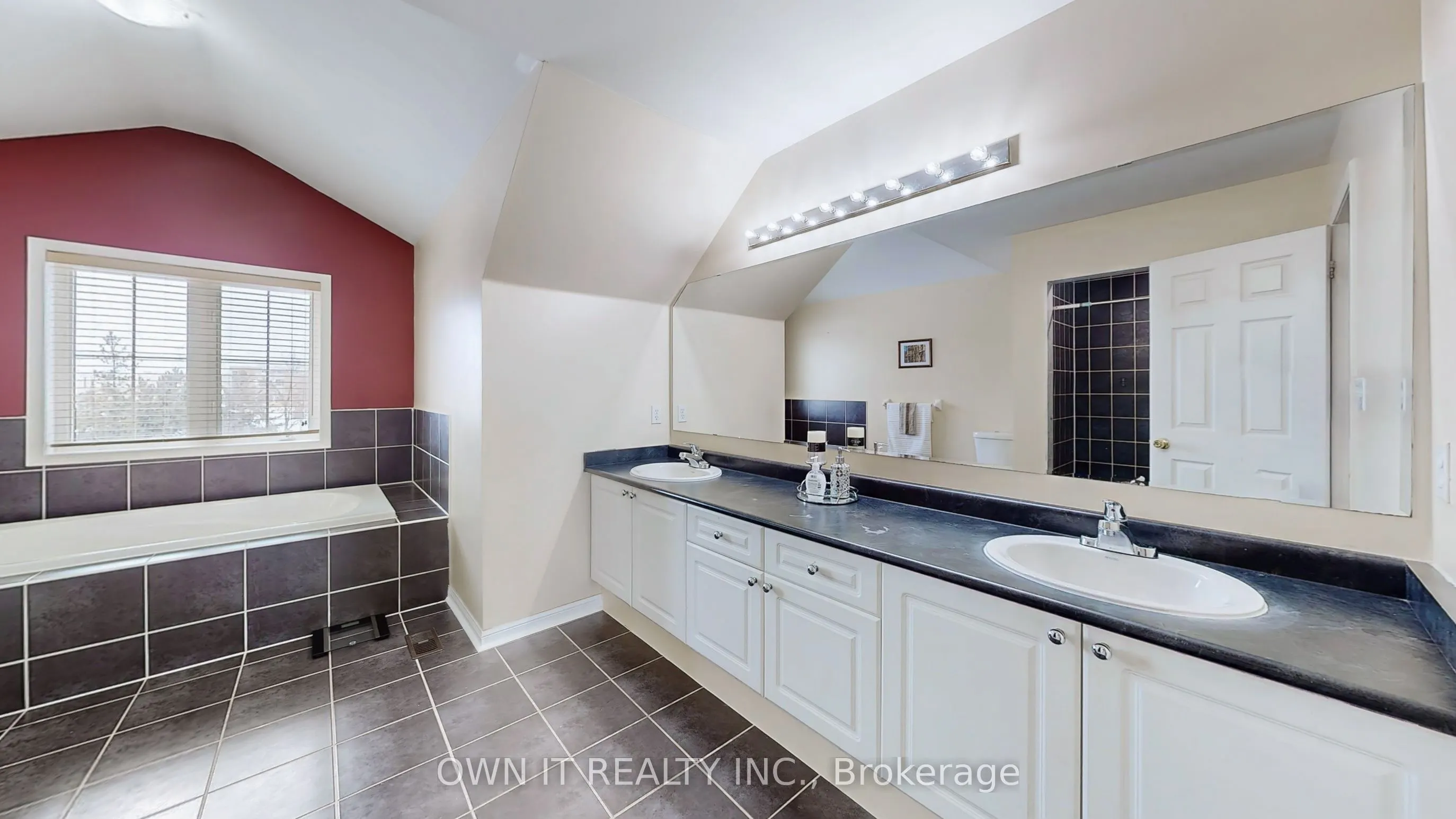 14 Alboreto Way