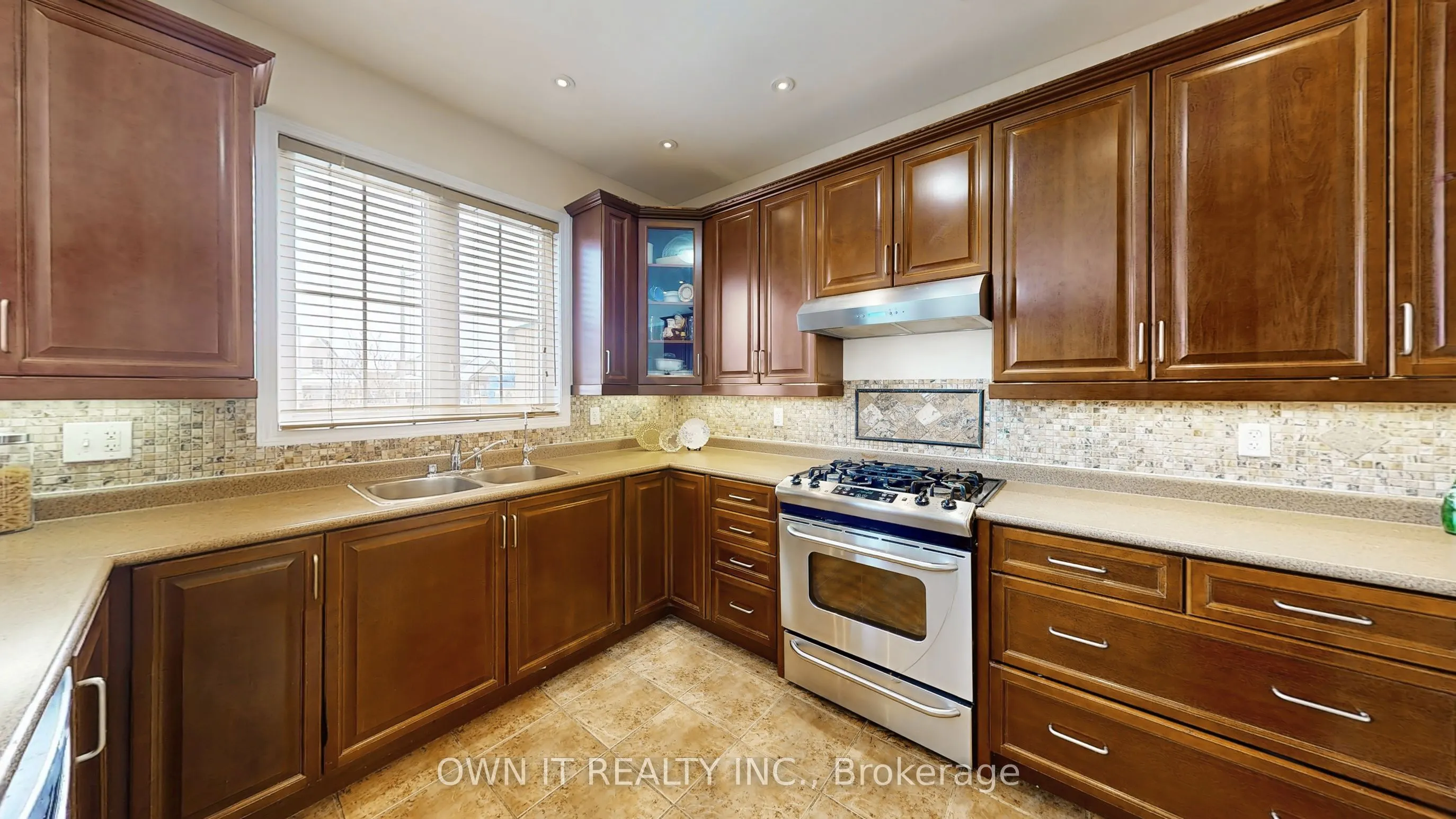 14 Alboreto Way