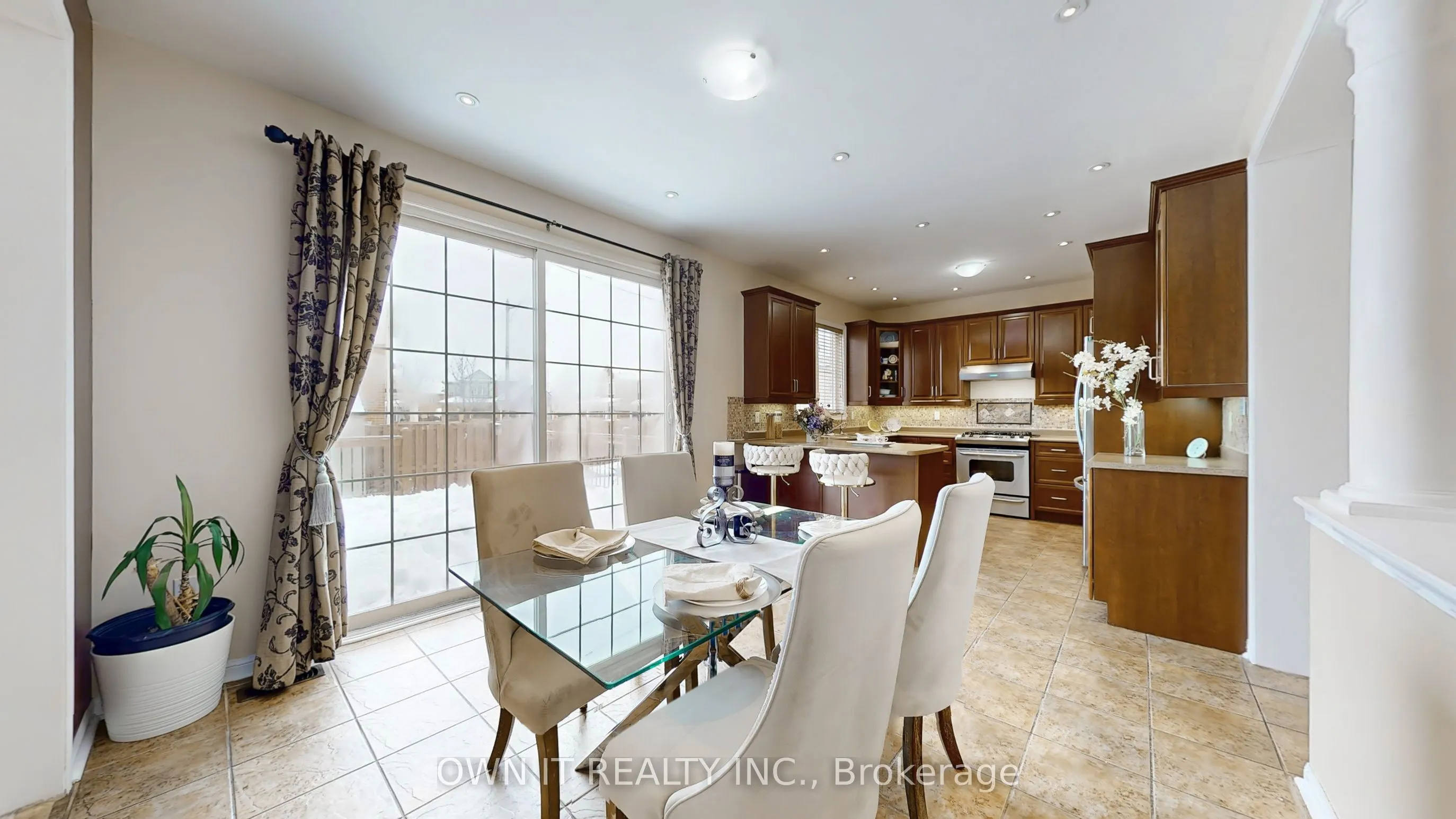 14 Alboreto Way