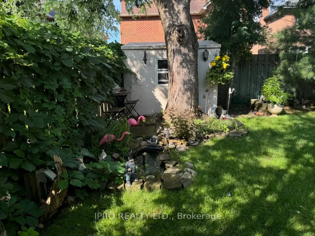 77 Lord Simcoe Drive