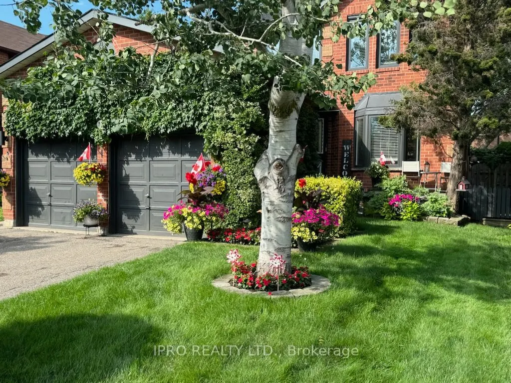 77 Lord Simcoe Drive