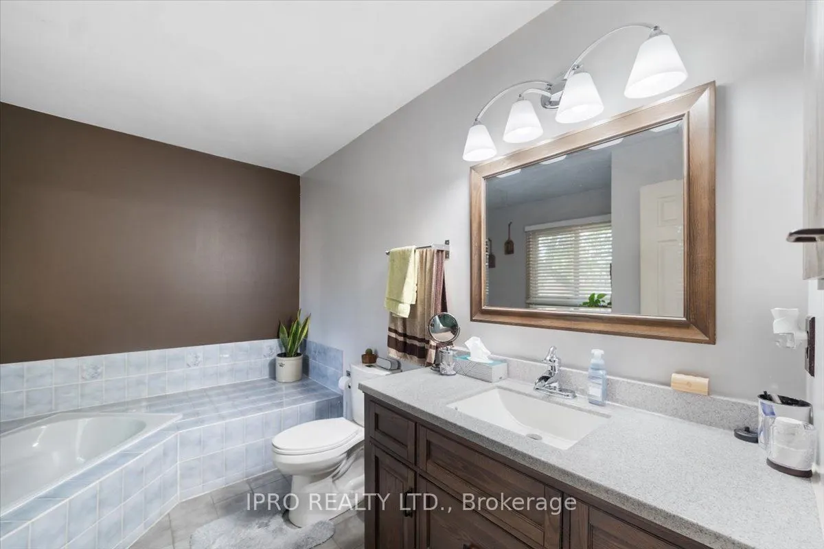 77 Lord Simcoe Drive