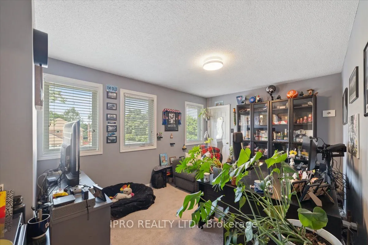 77 Lord Simcoe Drive