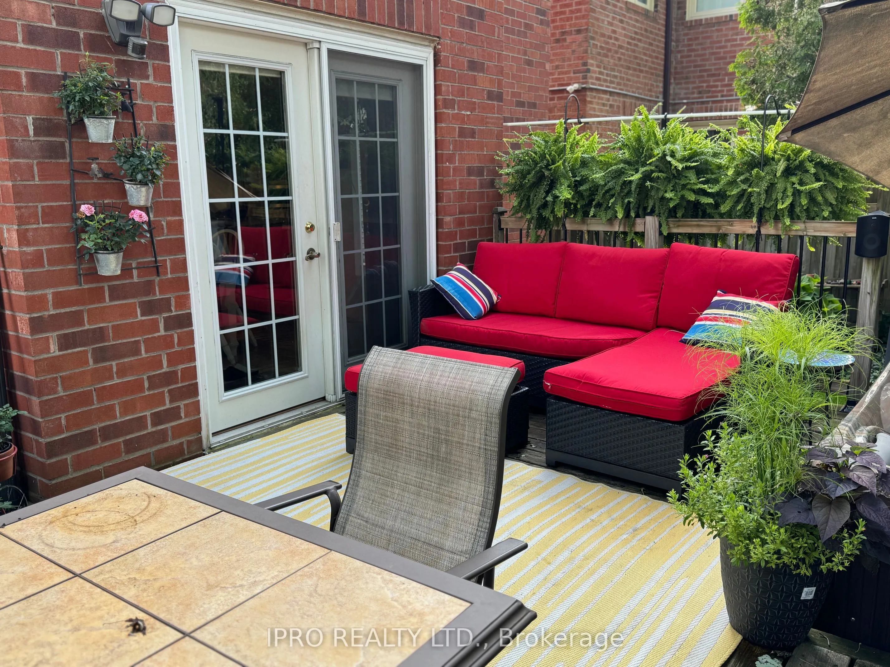 77 Lord Simcoe Drive