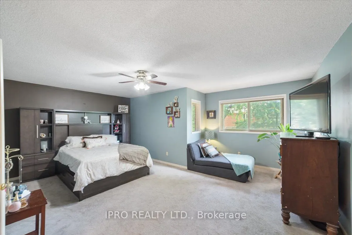 77 Lord Simcoe Drive