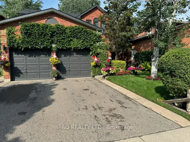 77 Lord Simcoe Drive