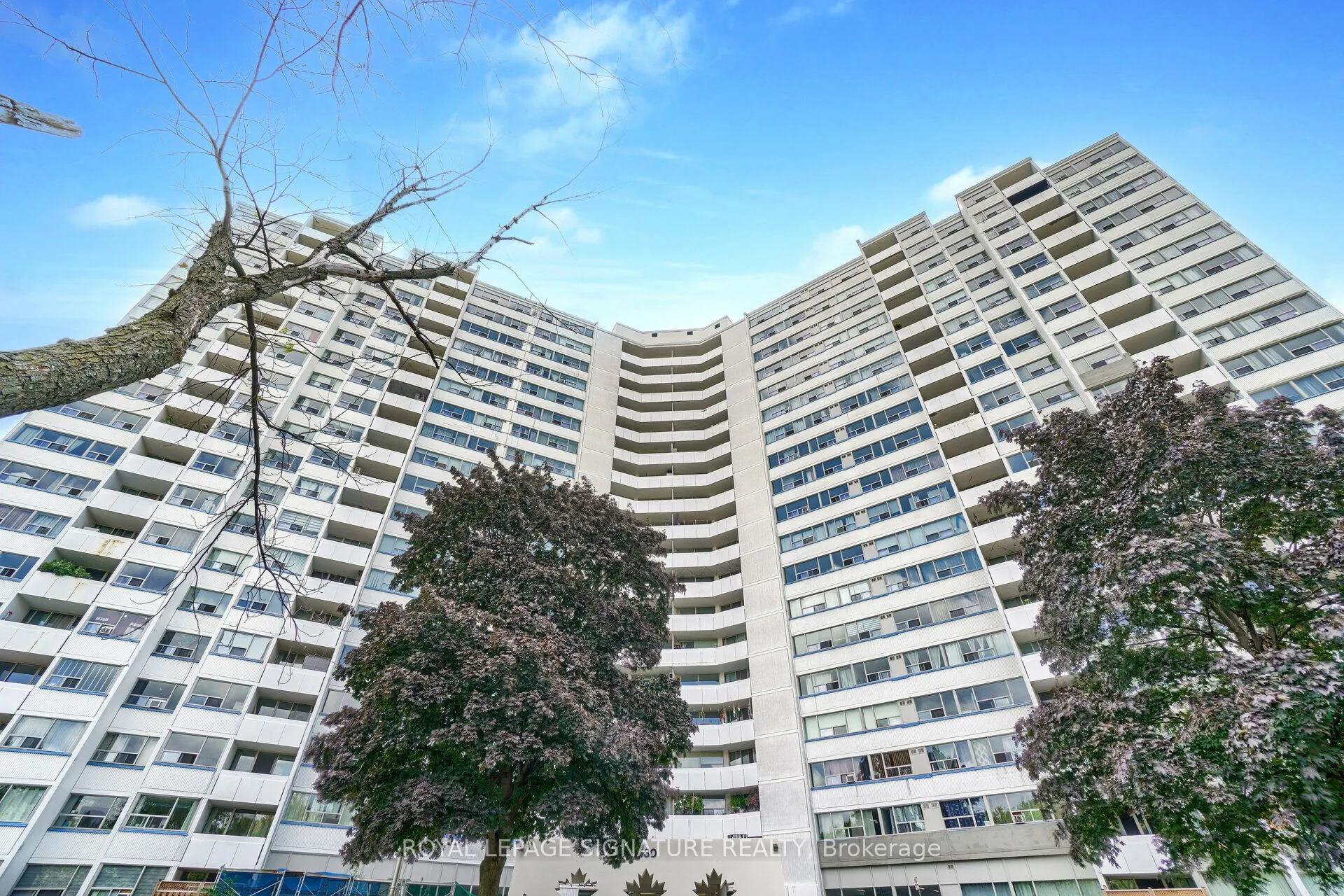 530 Lolita Gardens, #904
