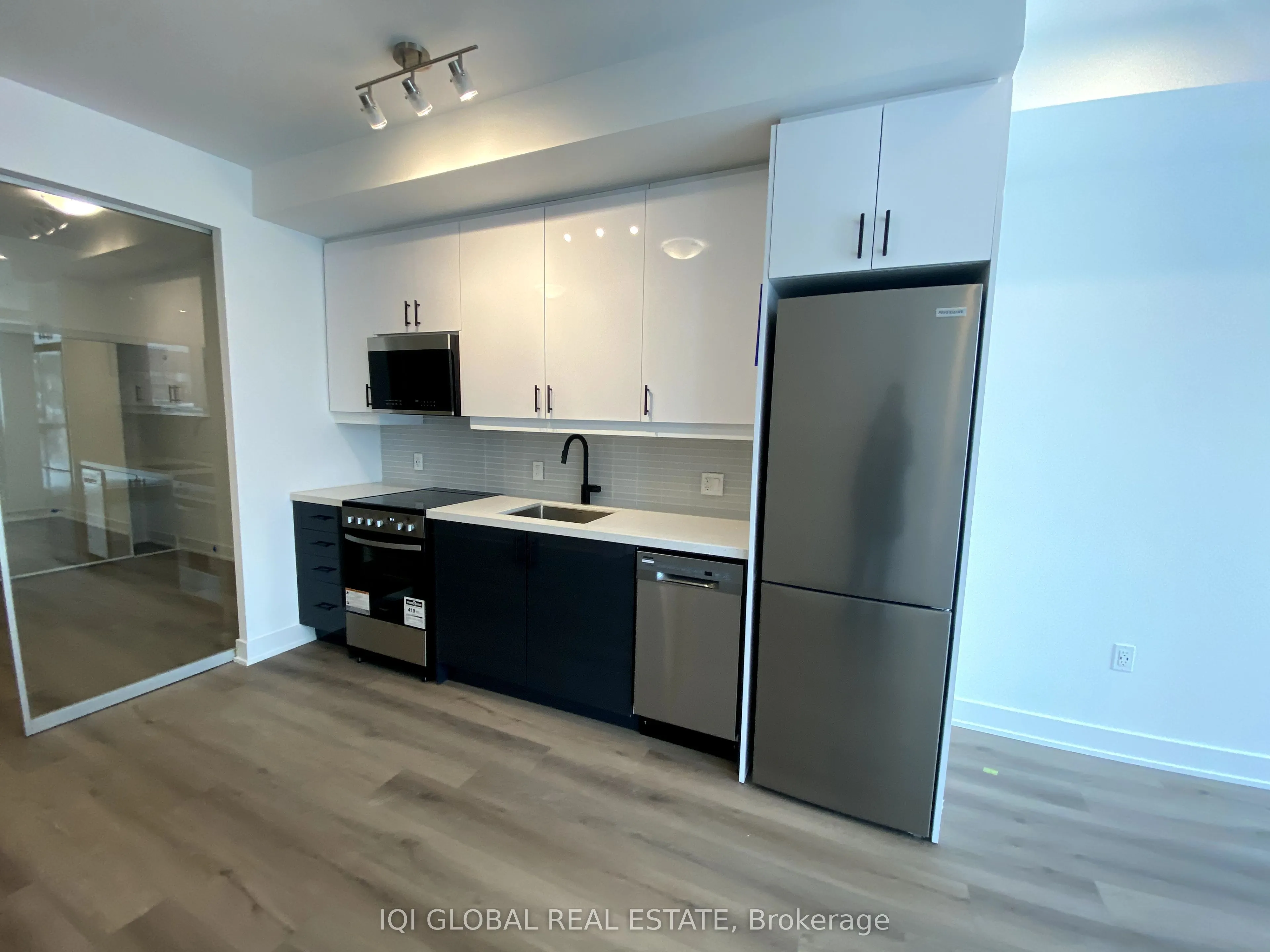 2333 Khalsa Gate, #102