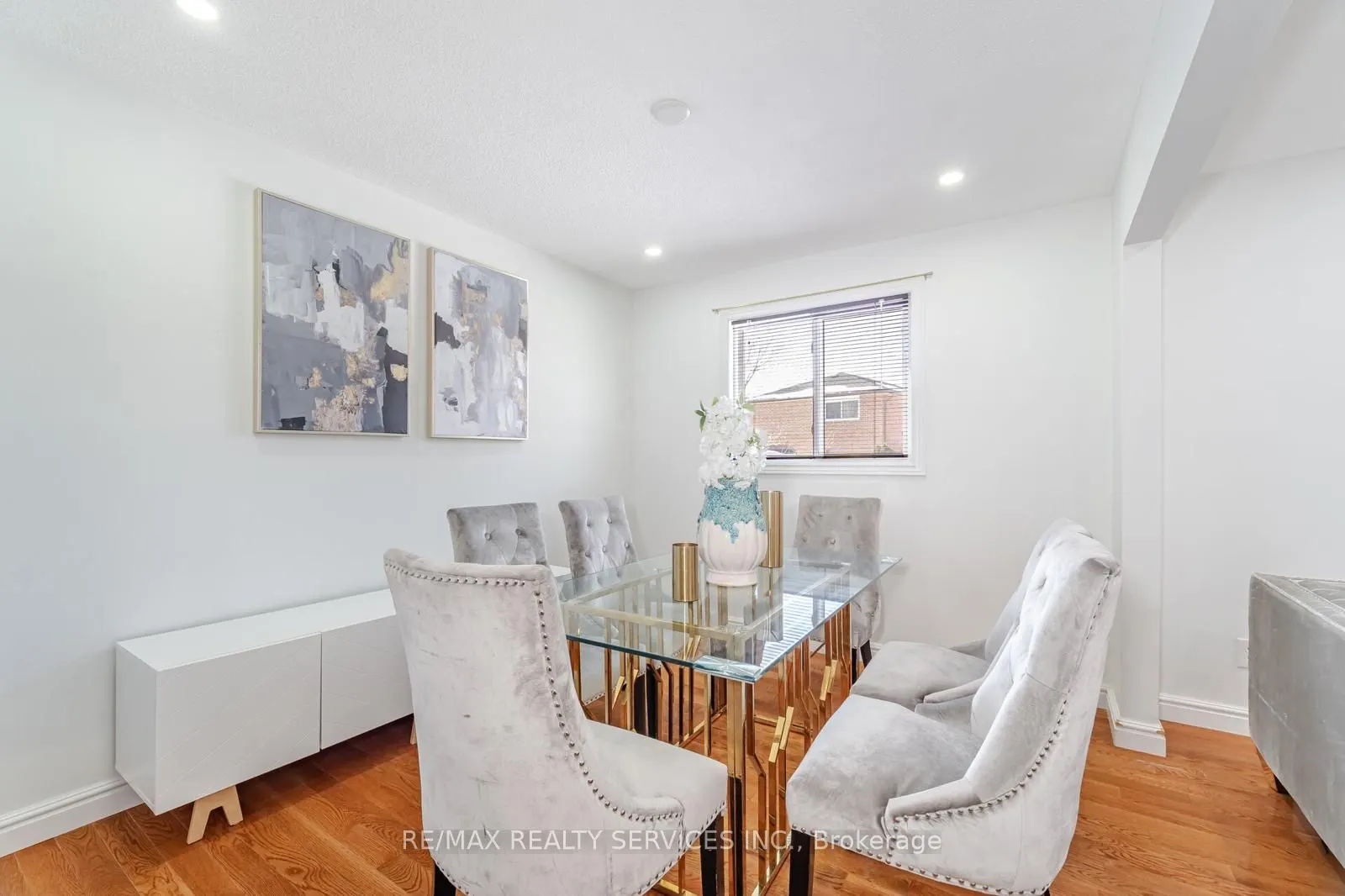 102 Richvale Drive N