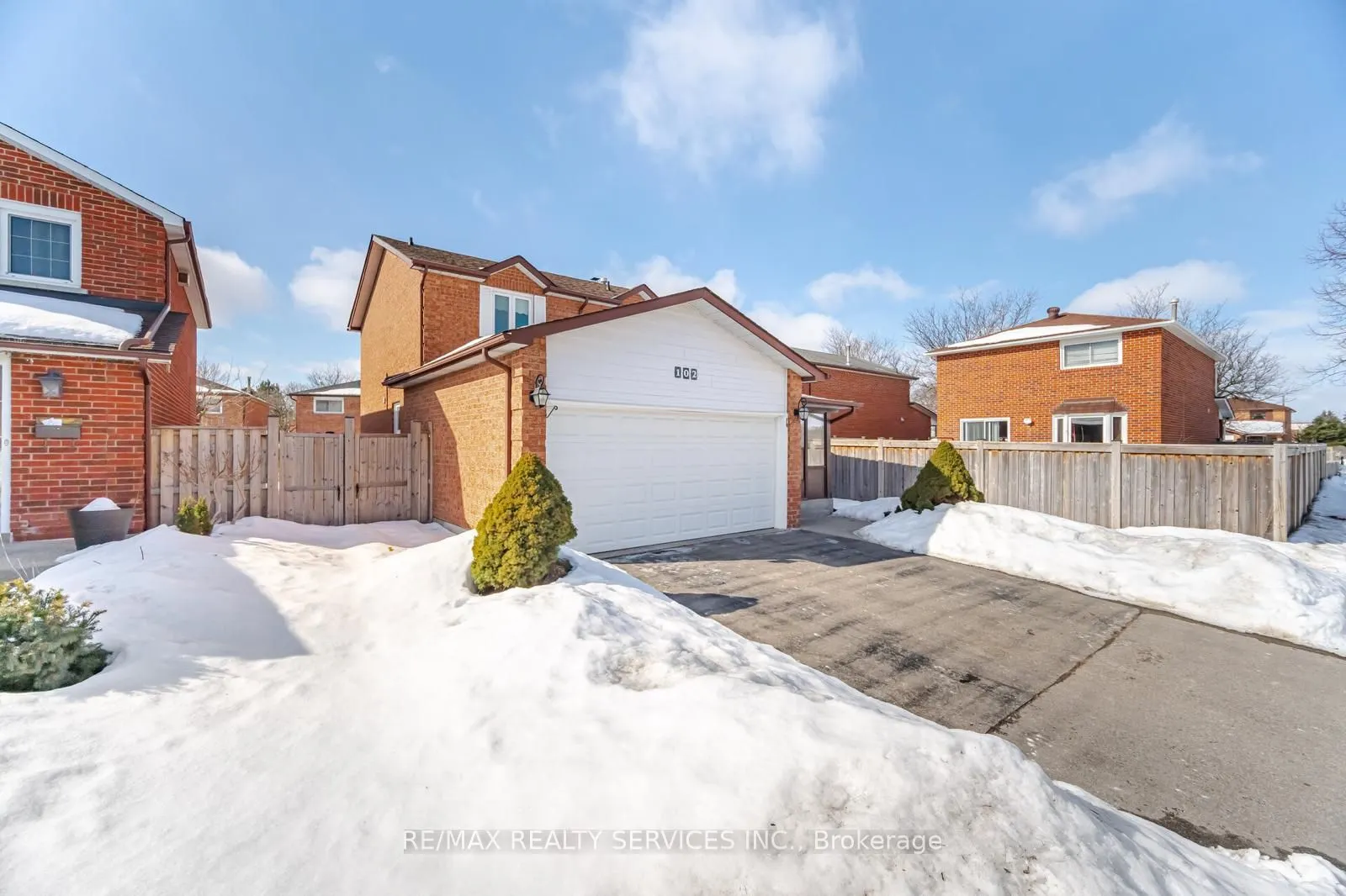 102 Richvale Drive N