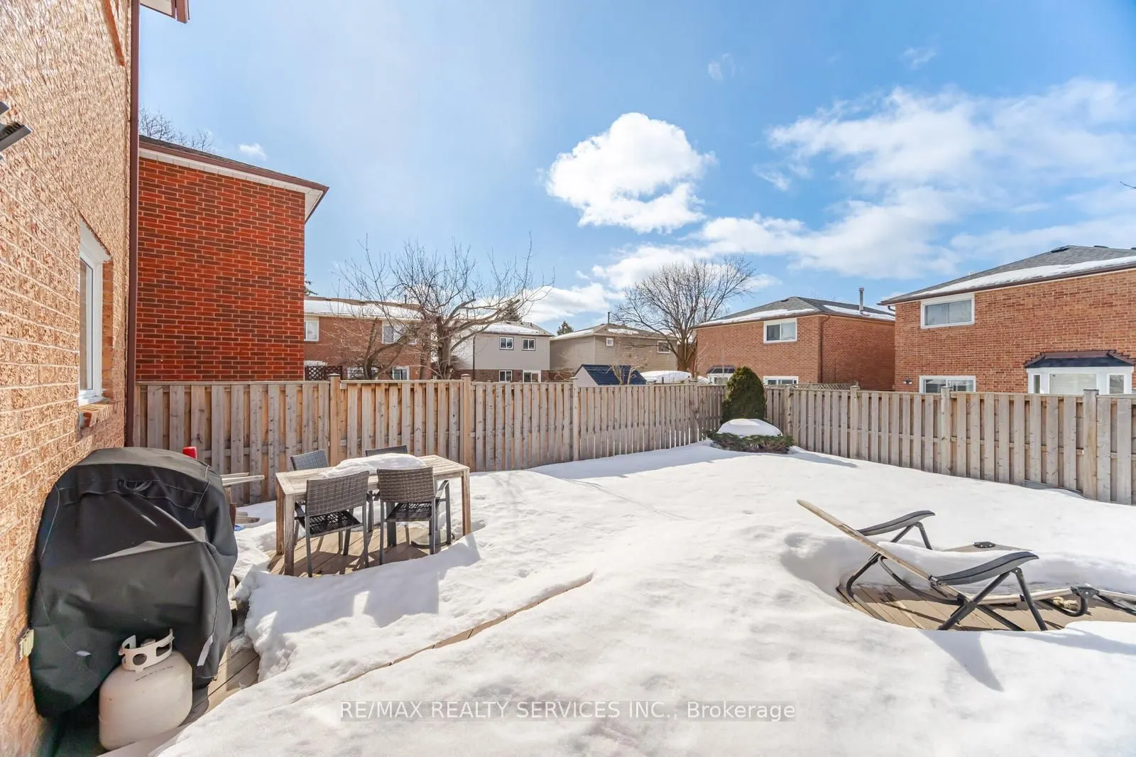 102 Richvale Drive N