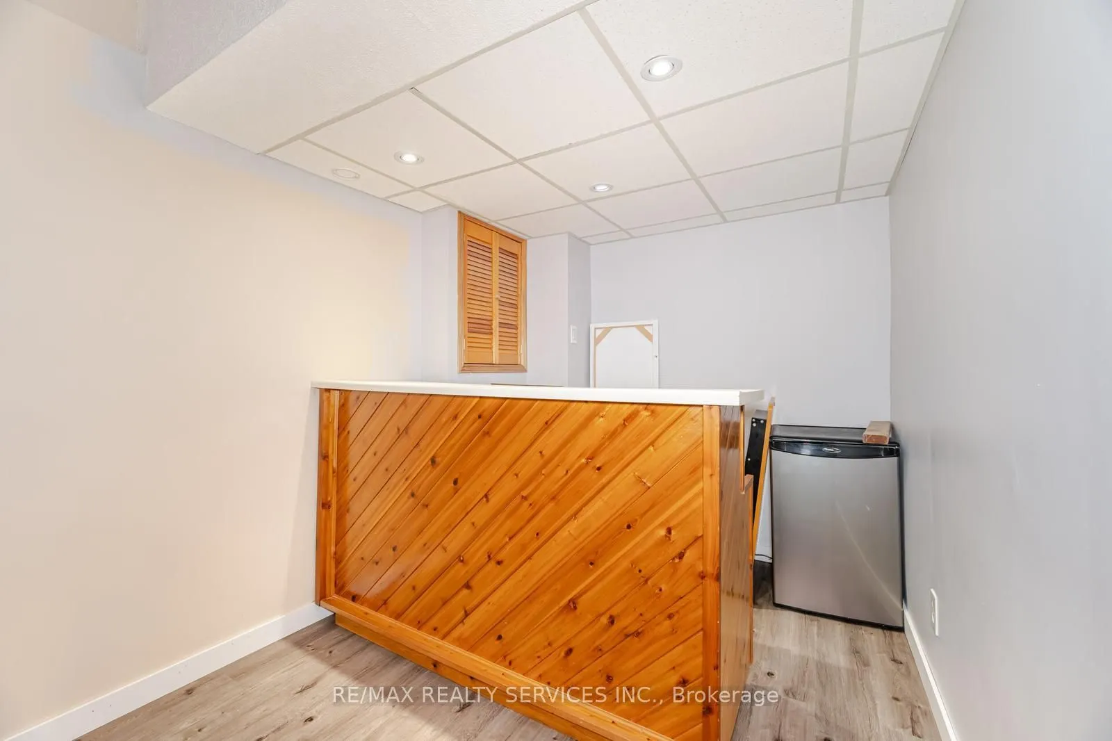 102 Richvale Drive N