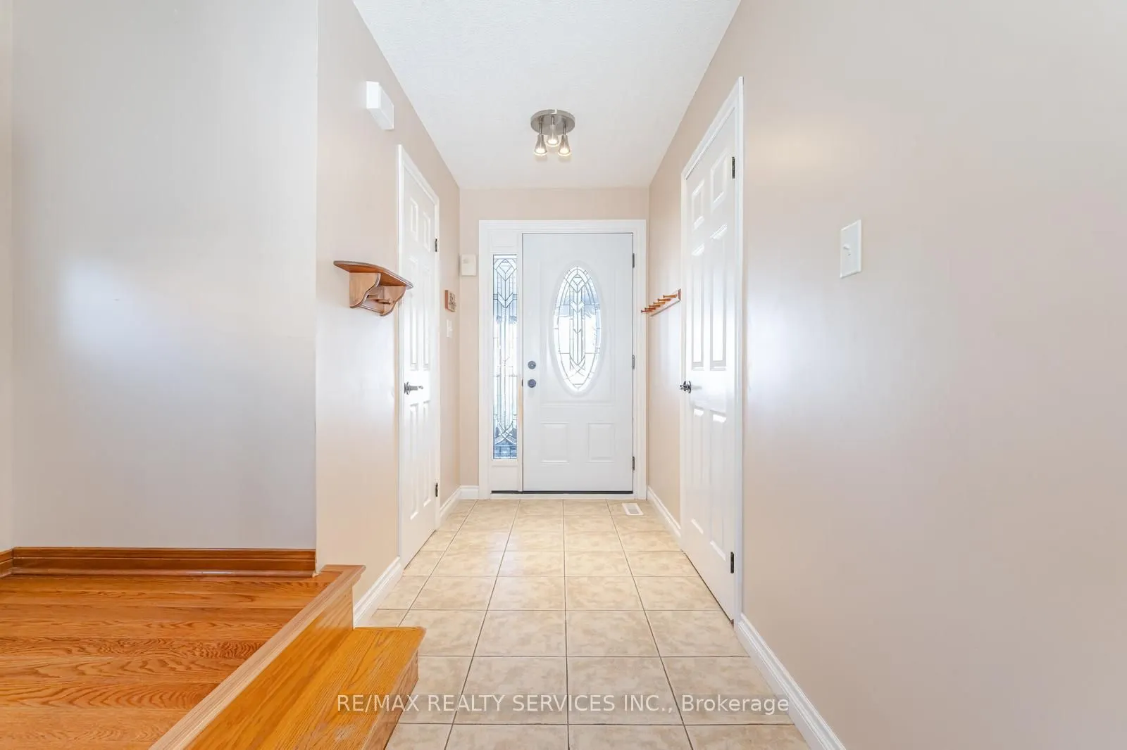 102 Richvale Drive N