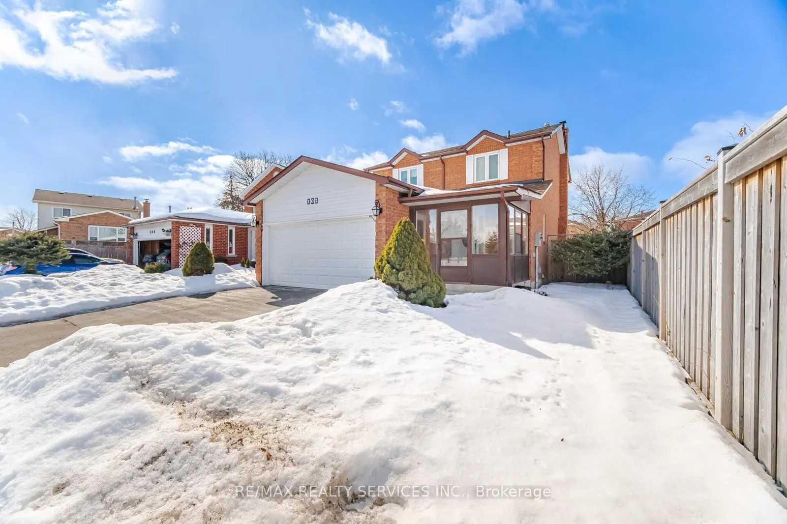 102 Richvale Drive N