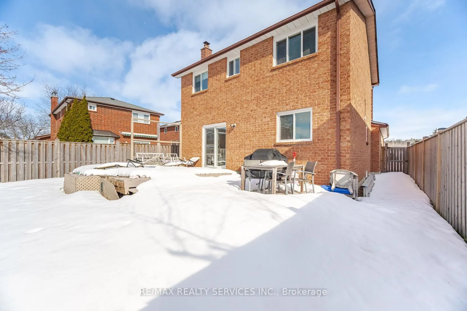 102 Richvale Drive N