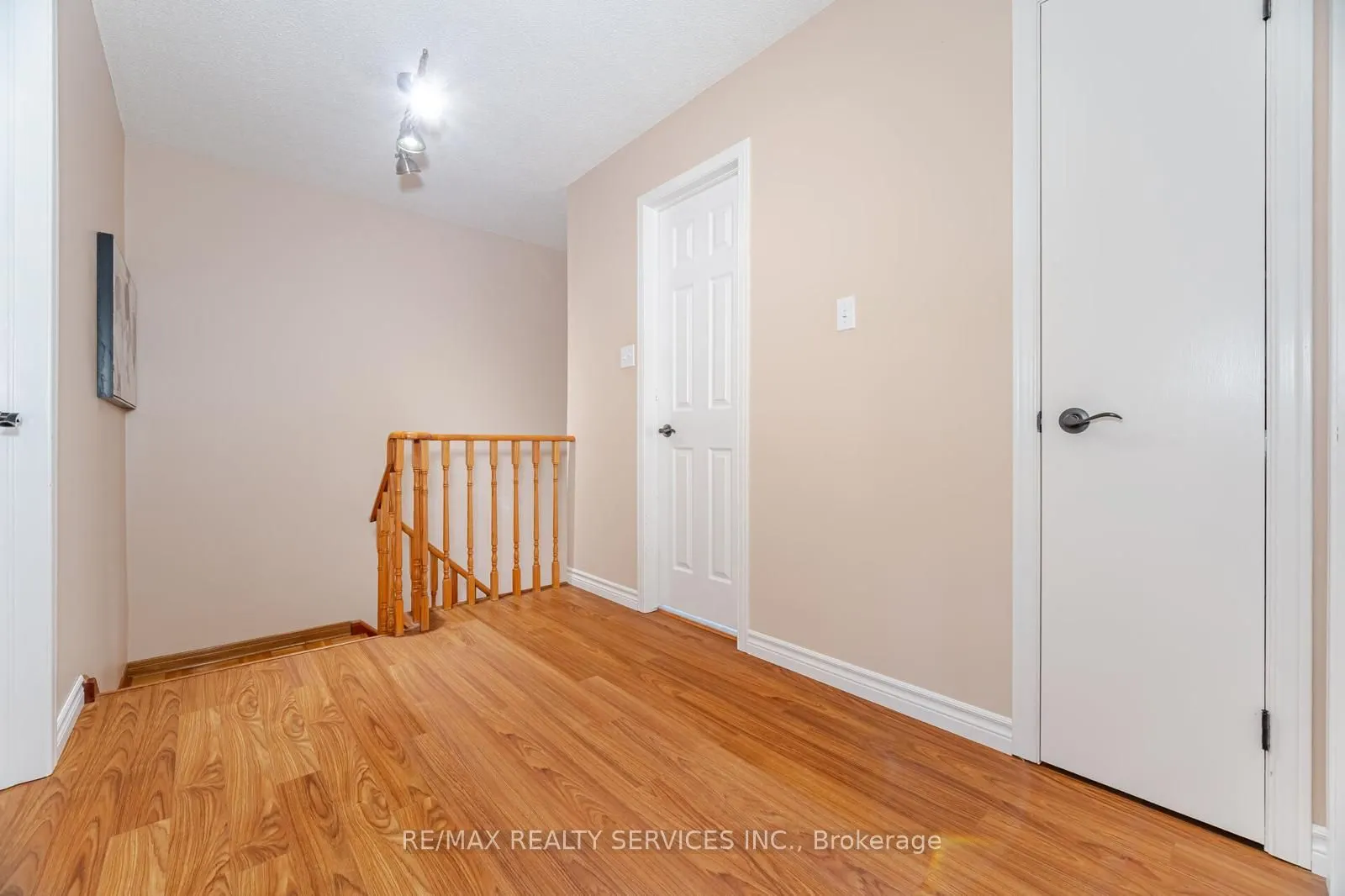 102 Richvale Drive N
