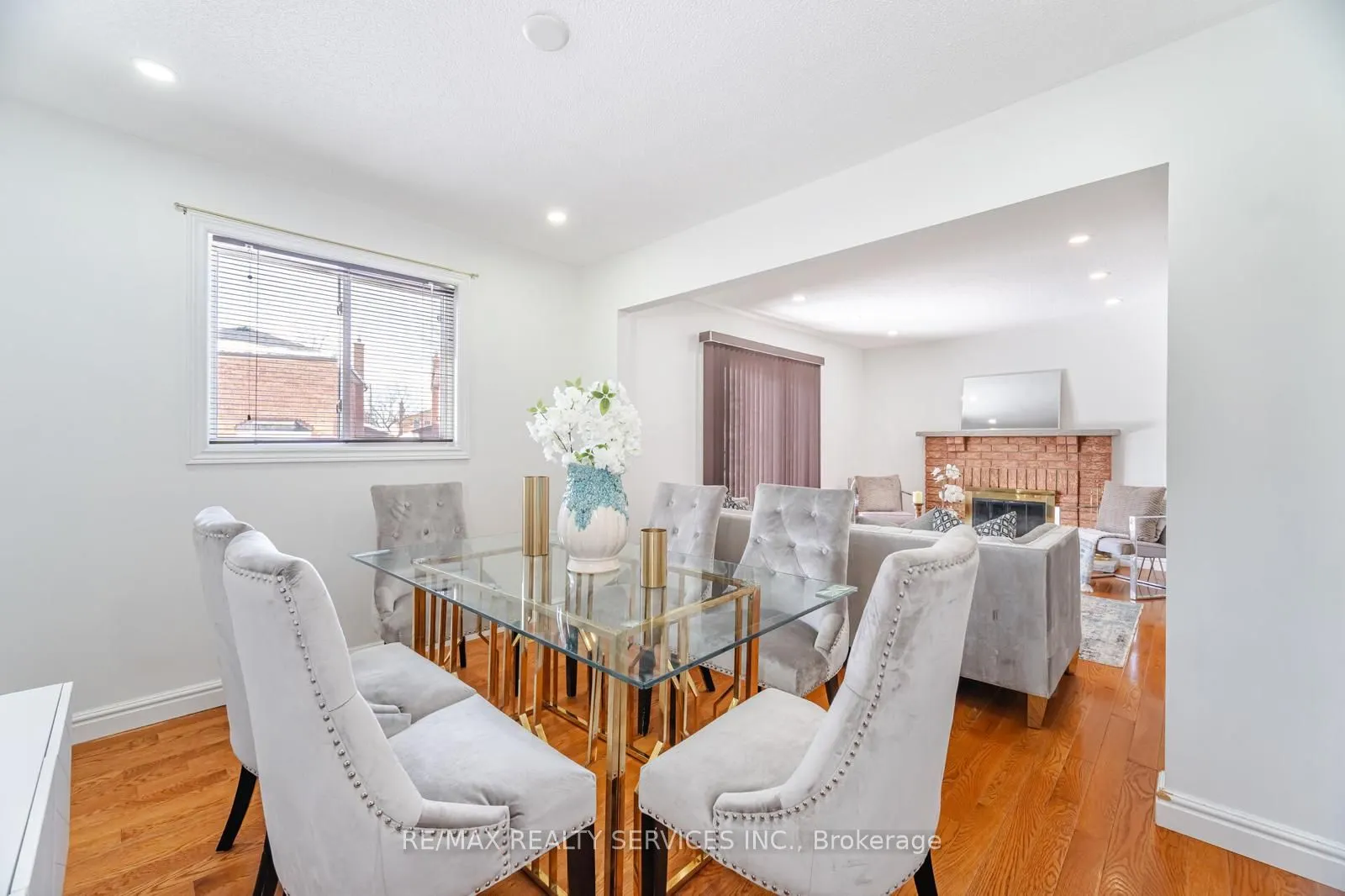 102 Richvale Drive N