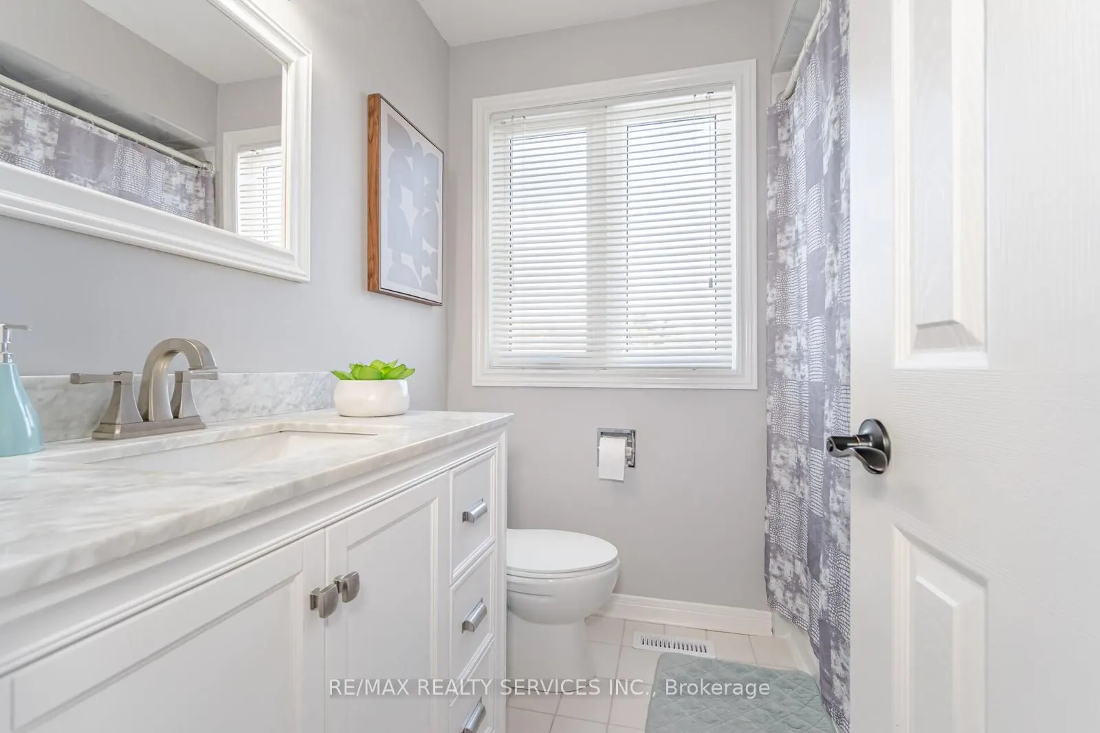 102 Richvale Drive N