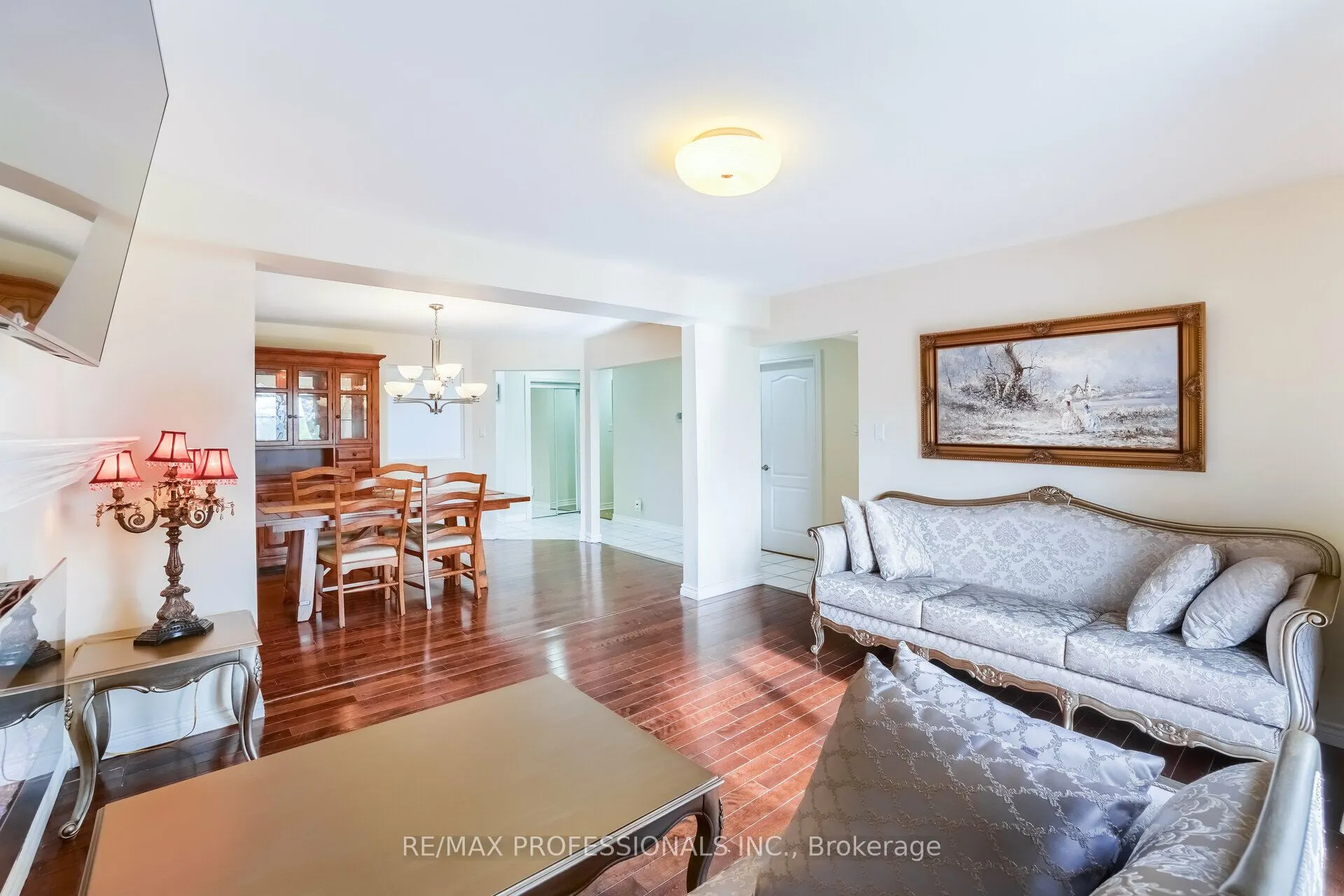 292 Laurentian Avenue