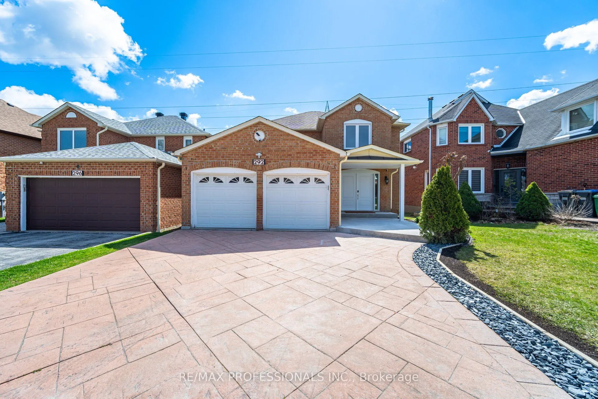 292 Laurentian Avenue