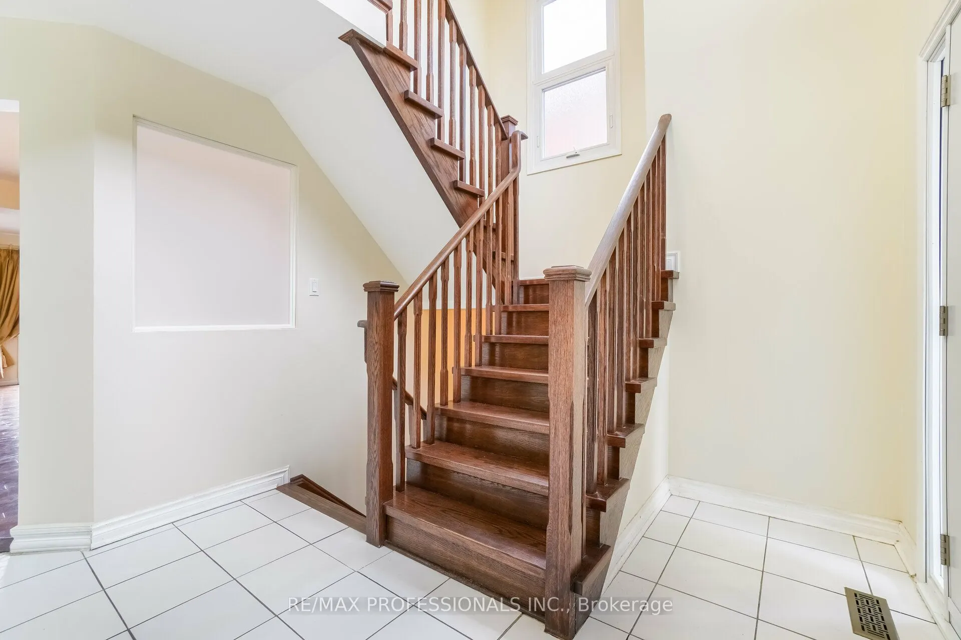 292 Laurentian Avenue