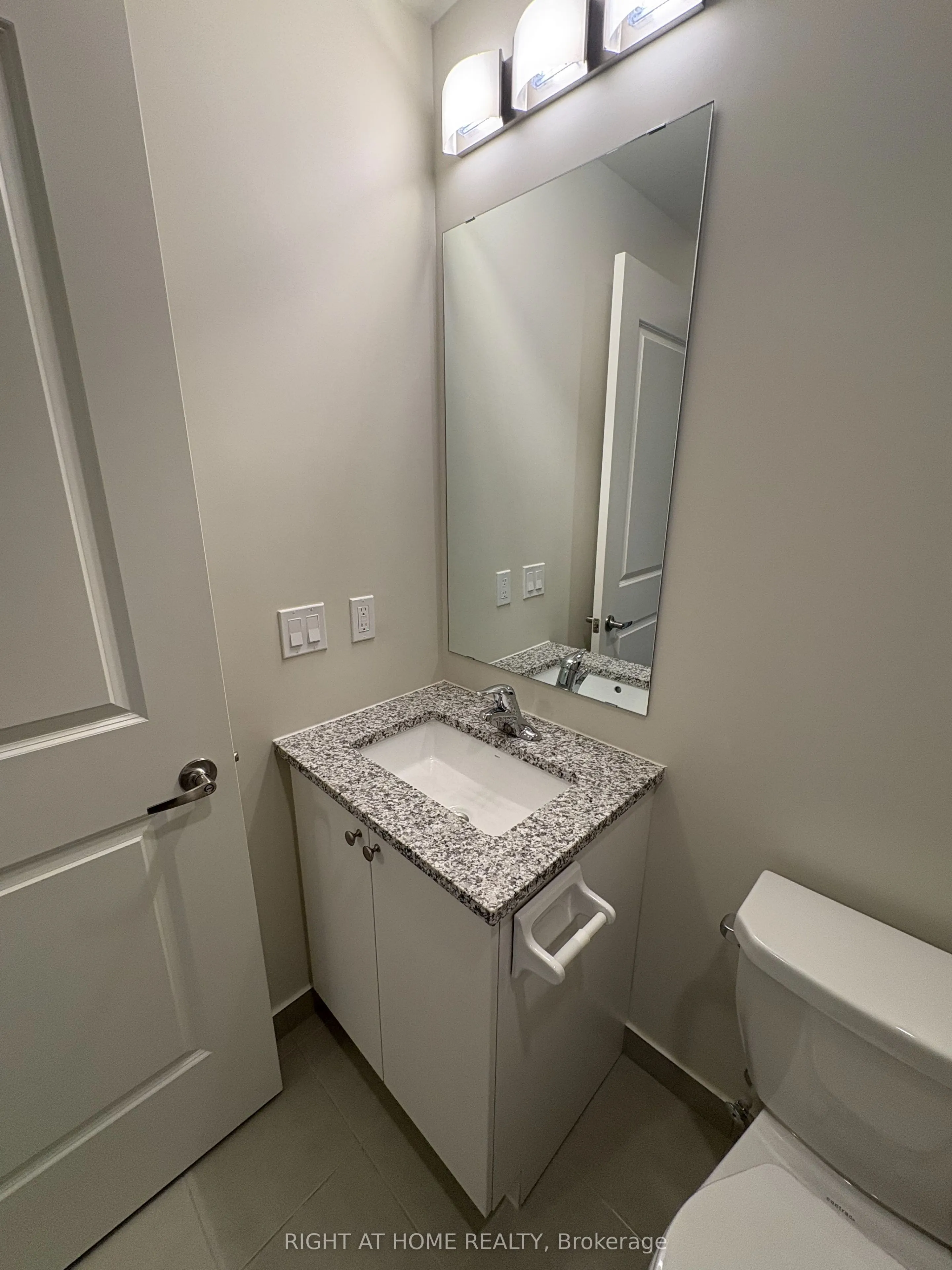 38 Annie Craig Drive S, #1212