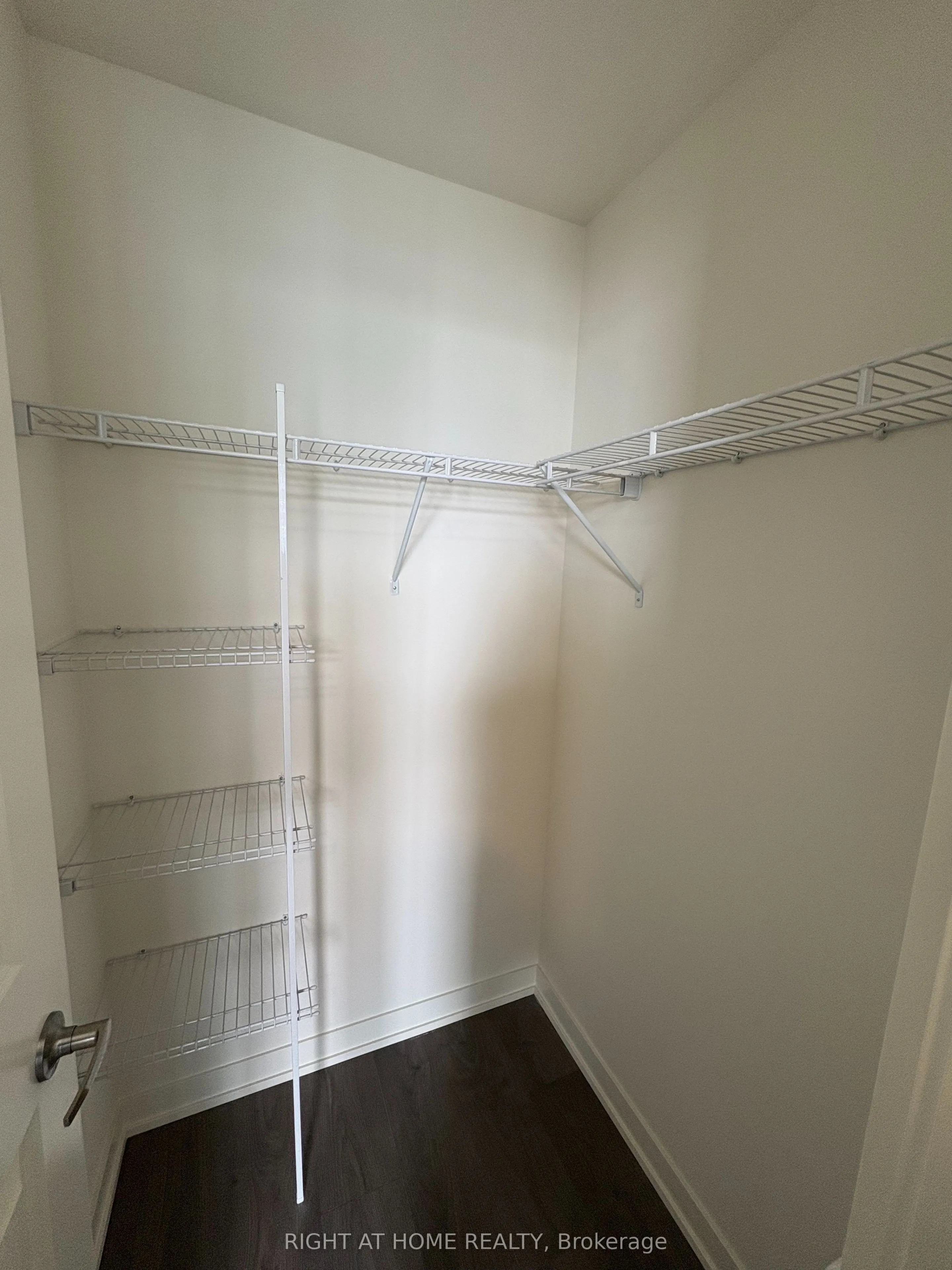 38 Annie Craig Drive S, #1212