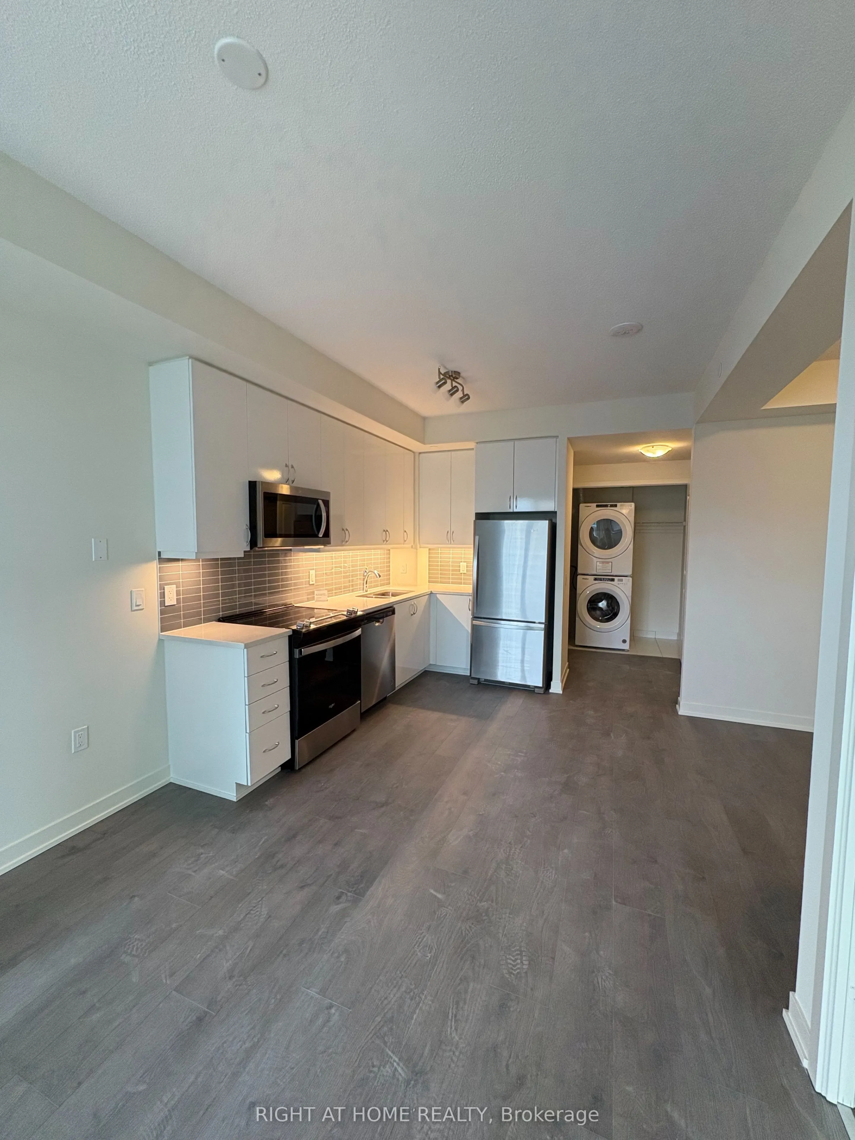 38 Annie Craig Drive S, #1212