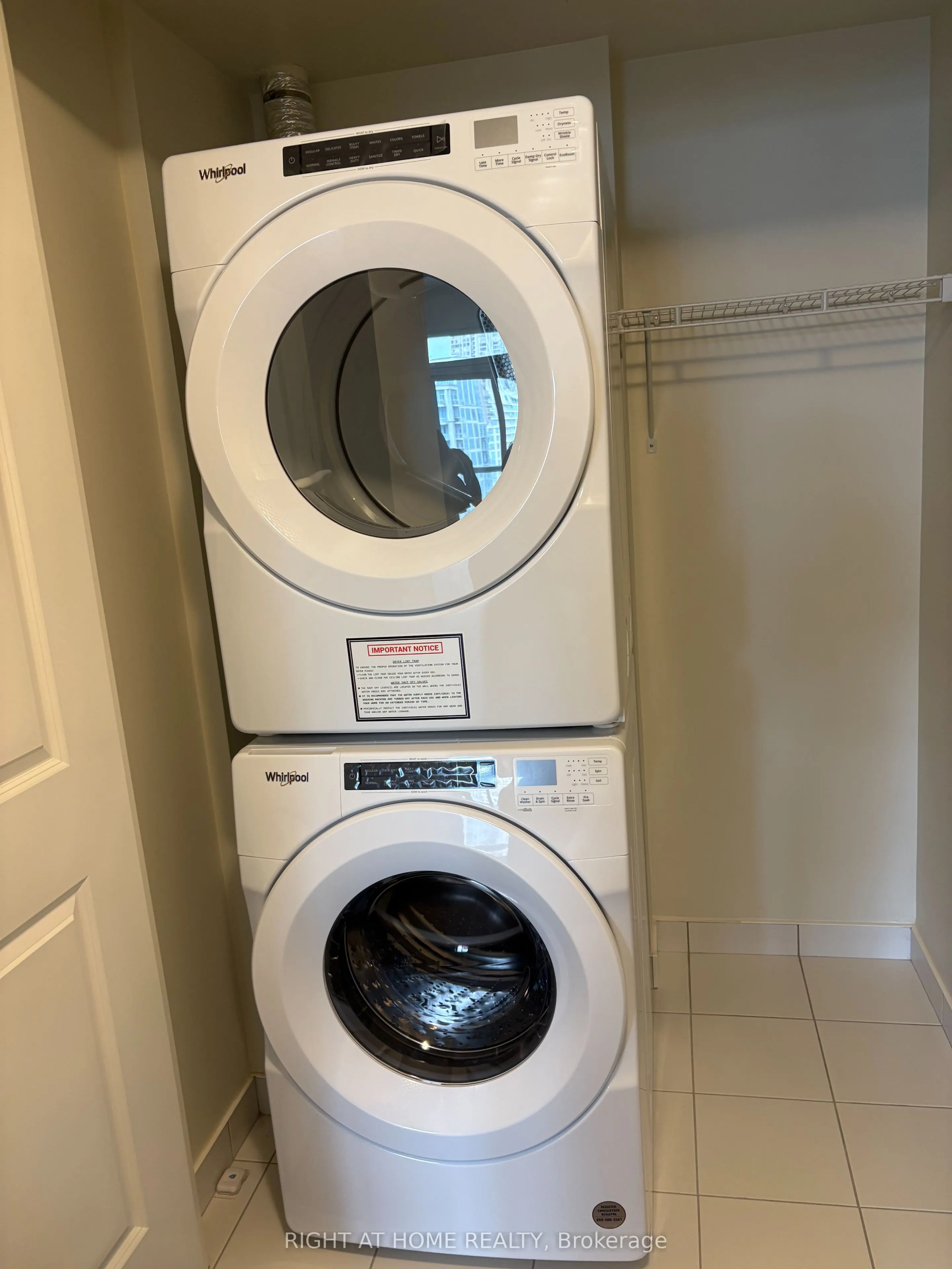 38 Annie Craig Drive S, #1212