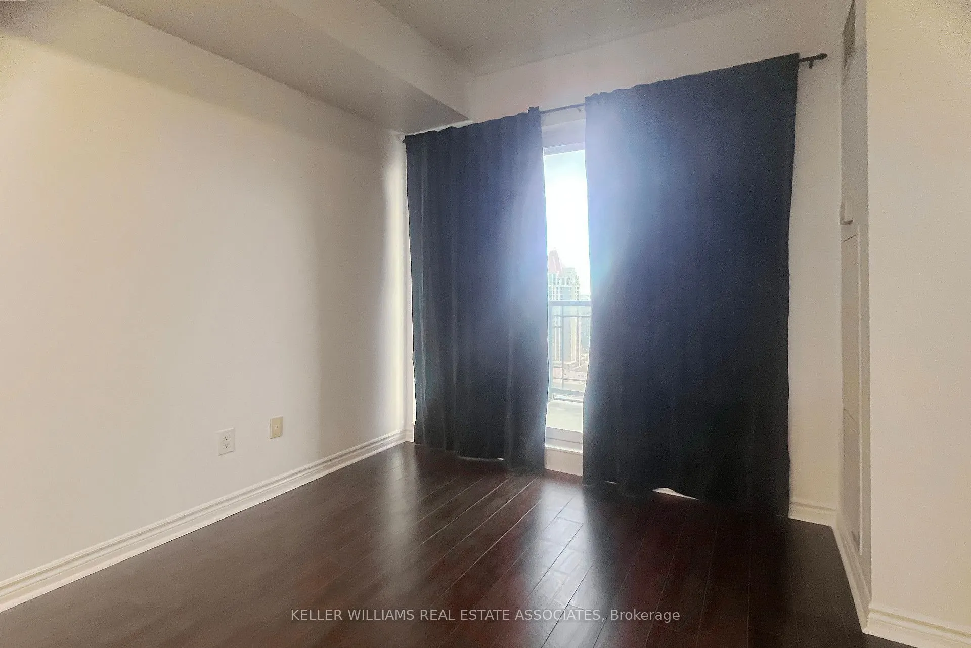385 Prince Of Wales Drive, #2407