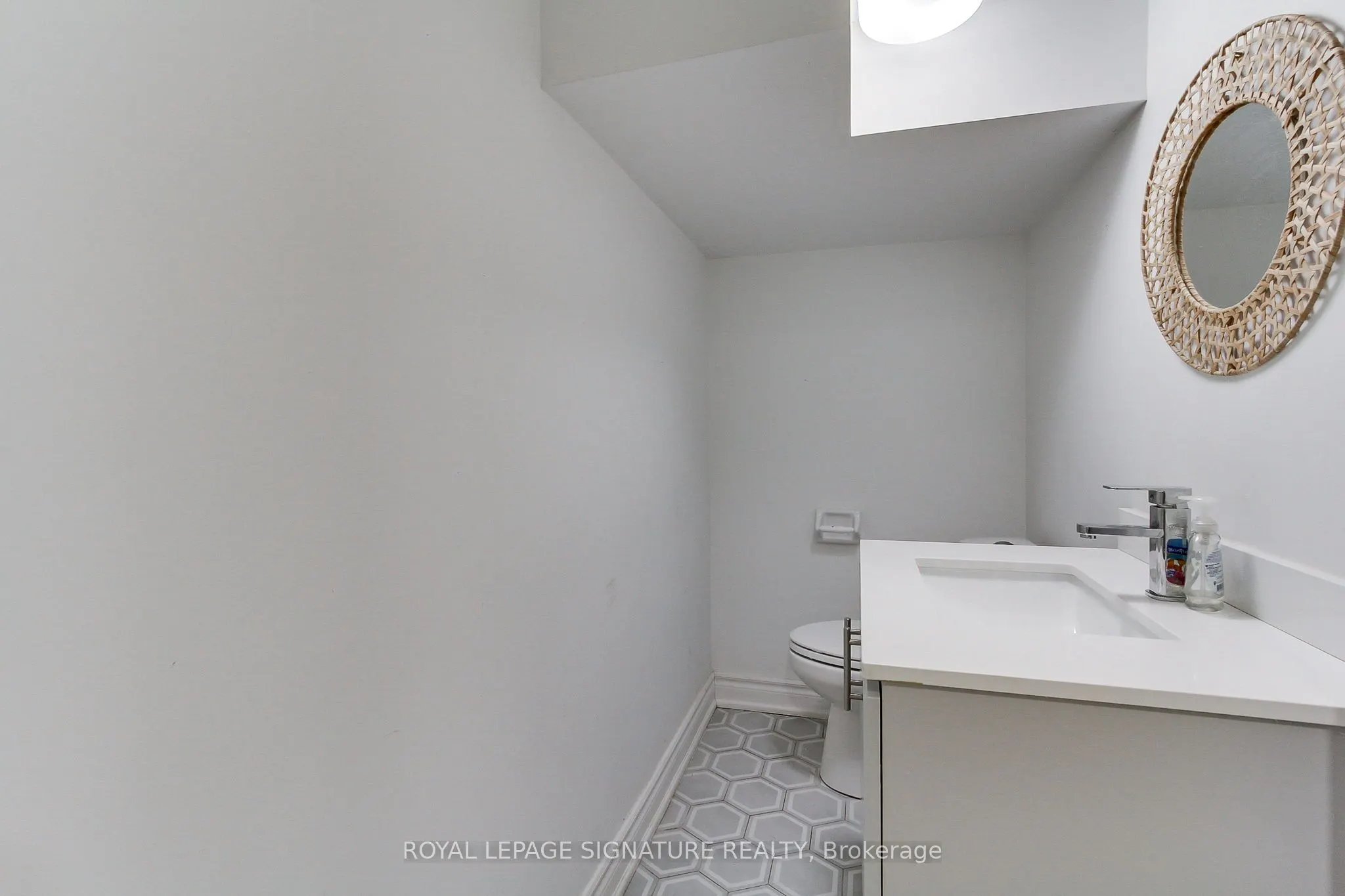 1267 King Street W