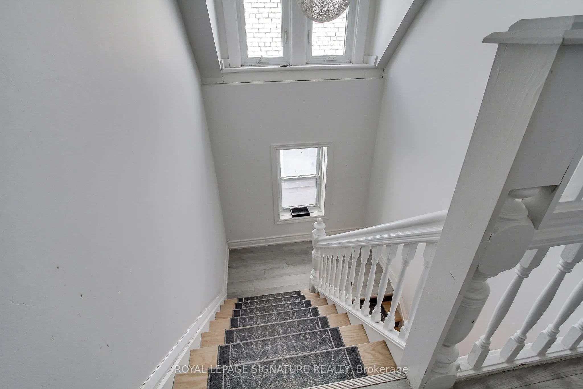 1267 King Street W