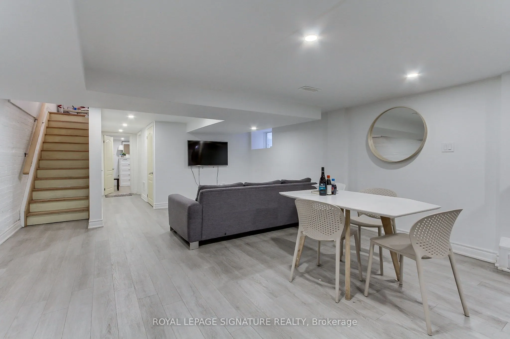 1267 King Street W