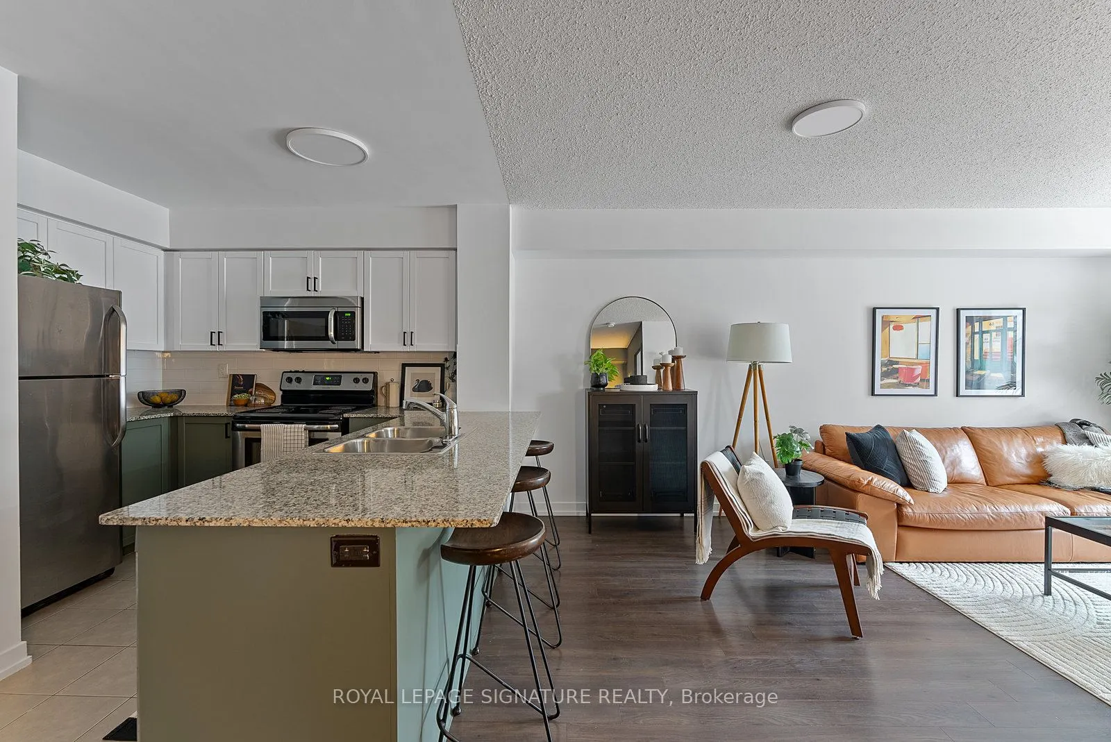 816 Lansdowne Avenue, #115