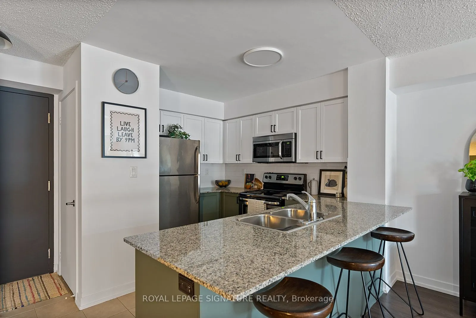 816 Lansdowne Avenue, #115