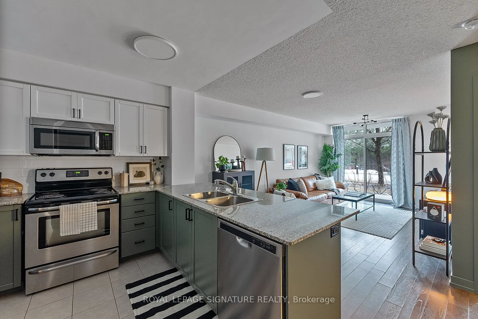 816 Lansdowne Avenue, #115