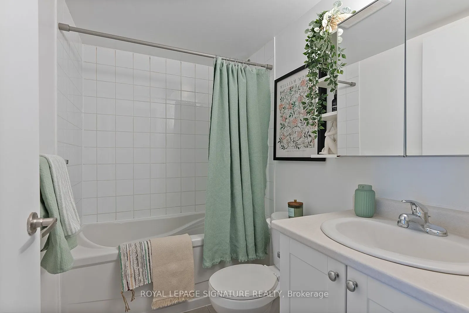 816 Lansdowne Avenue, #115