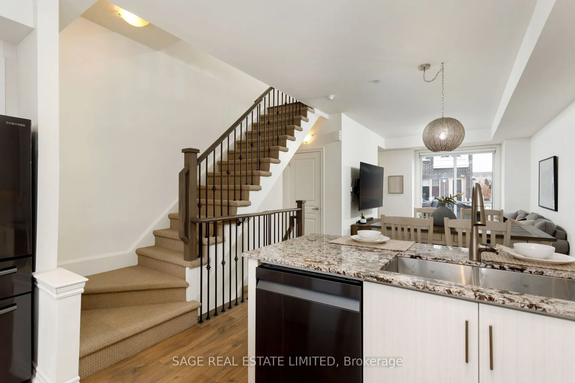 80 Eastwood Park Gardens, #10