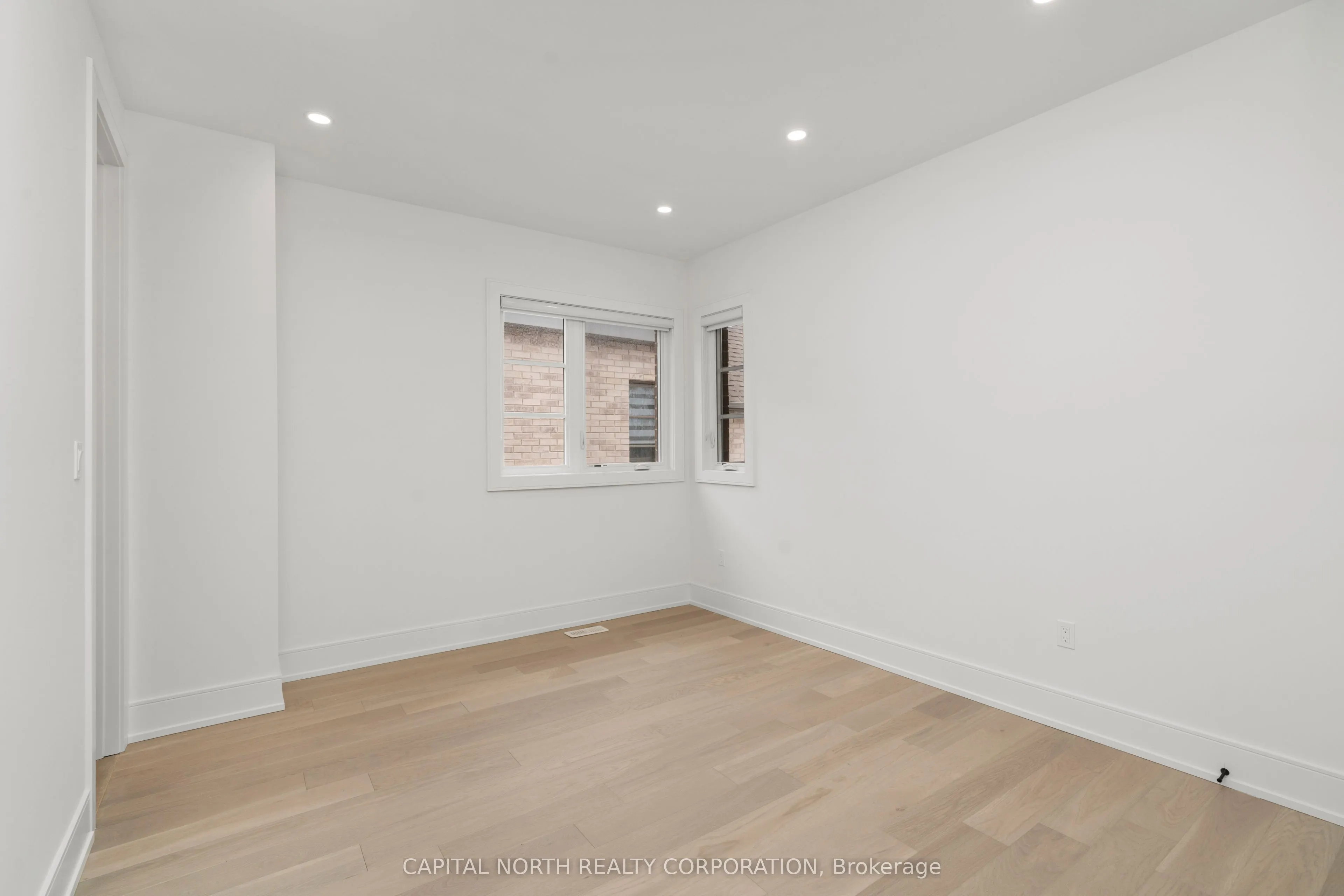 1076 Roosevelt Road